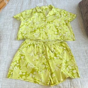 Outdoor Voices Solarcool Hyper Green Floral Set